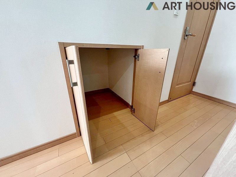 収納 - 階段下収納