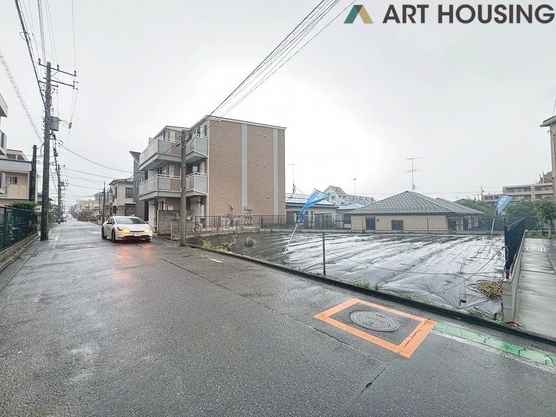 前面道路含む現地写真です