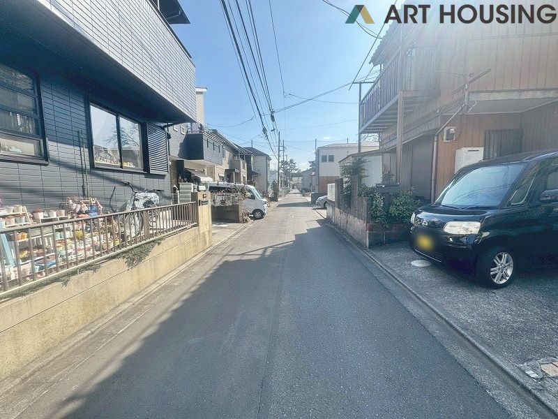 前面道路含む現地写真です