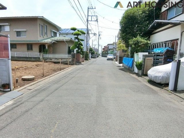 前面道路幅員6mあり駐車しやすく安心!