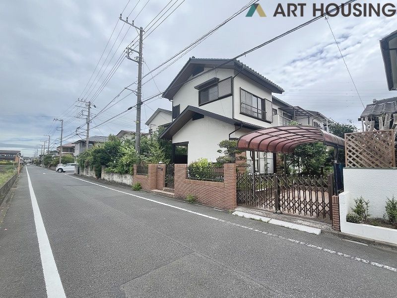 前面道路含む現地写真です