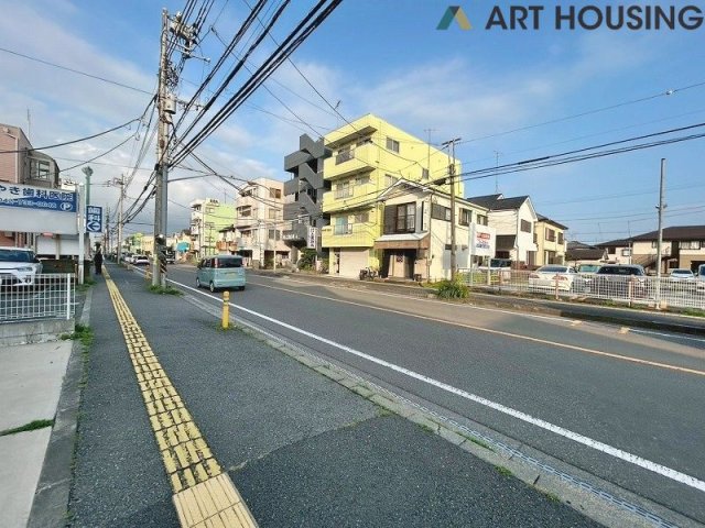前面道路含む現地写真です