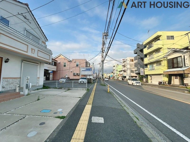 前面道路含む現地写真です