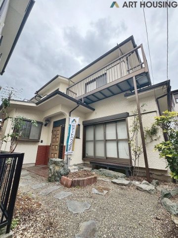 駅徒歩8分の利便性が魅力の中古戸建