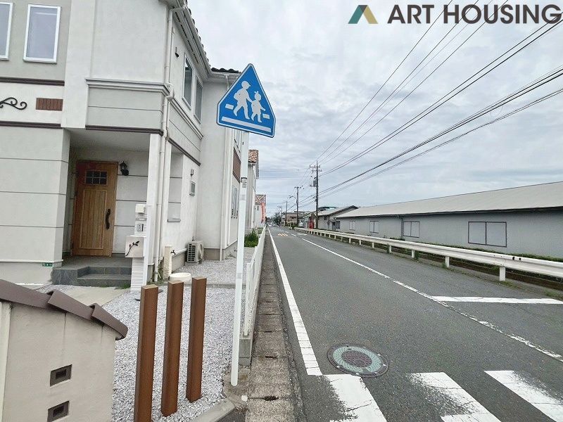 前面道路含む現地写真です