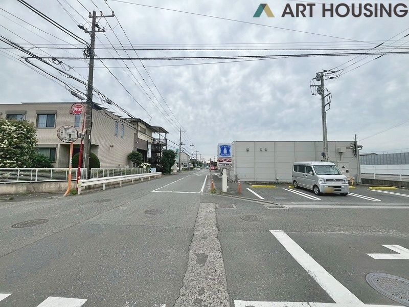 前面道路含む現地写真です