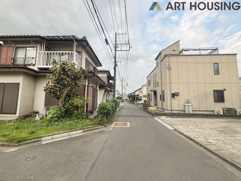 前面道路含む現地写真です