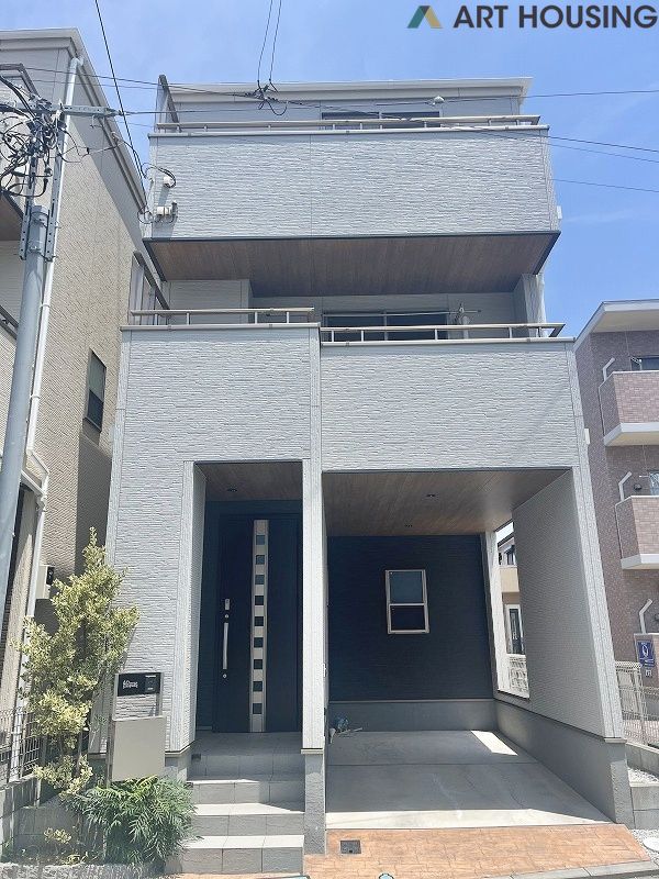 令和4年築の築浅中古戸建