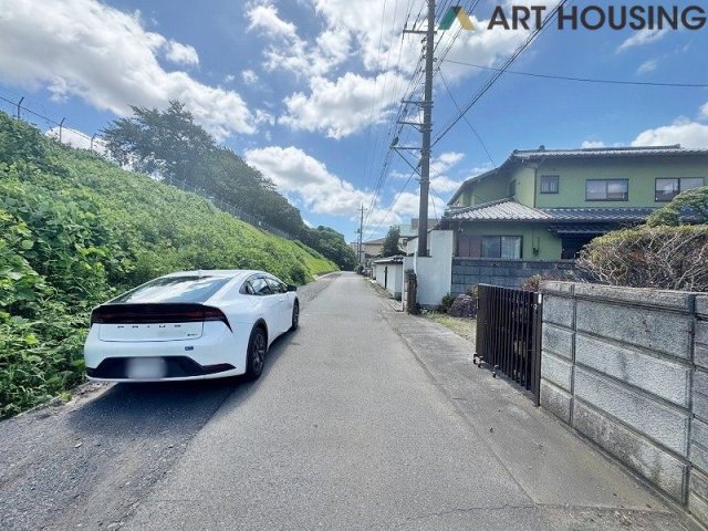前面道路含む現地写真です