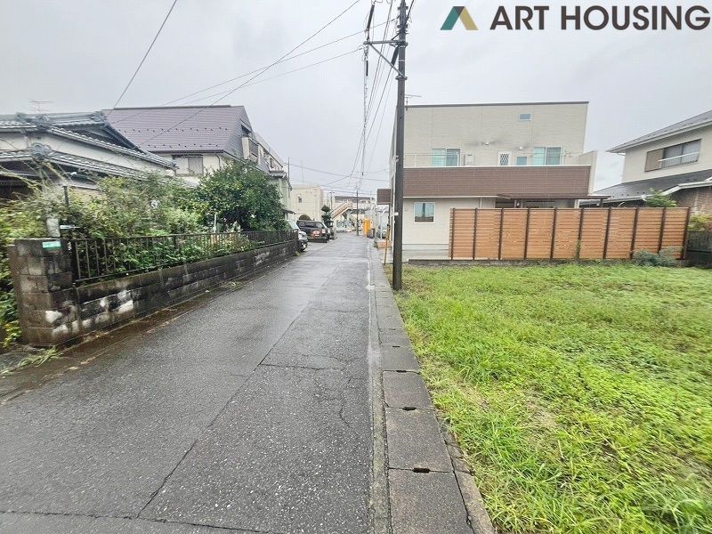 前面道路含む現地写真です