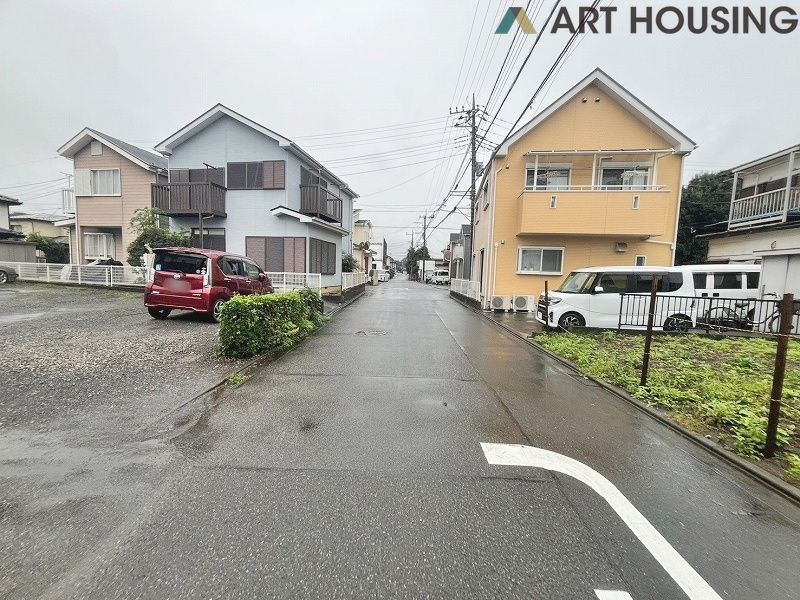 前面道路含む現地写真です