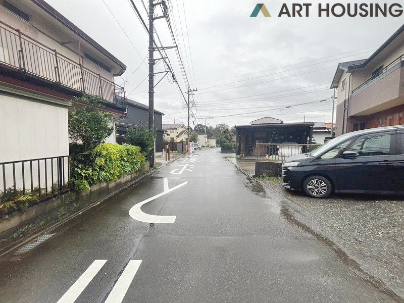 前面道路含む現地写真です