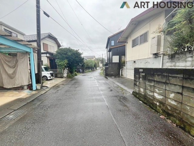 前面道路含む現地写真です