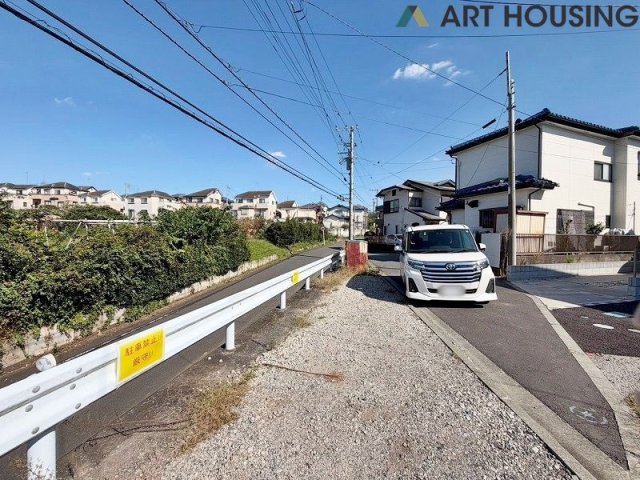 前面道路含む現地写真です