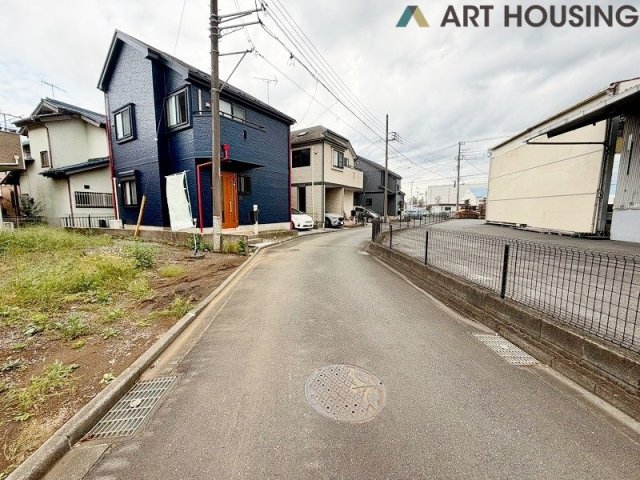 前面道路含む現地写真です
