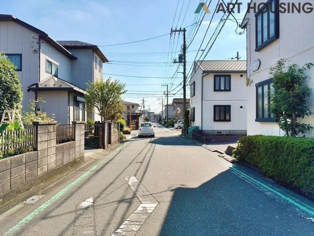 前面道路含む現地写真です