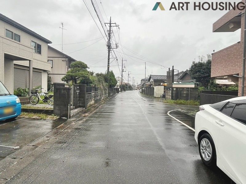 前面道路含む現地写真です